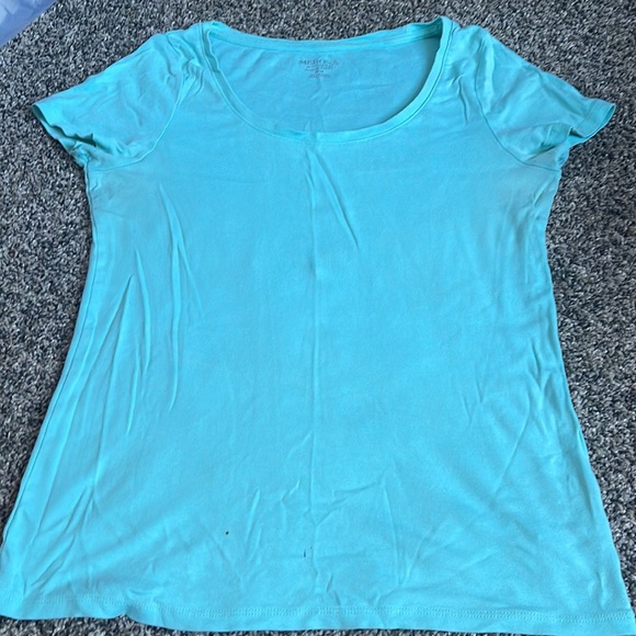 Womens tee shirt, size medium - Picture 14 of 15